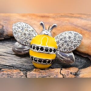 Unsigned Bee Brooch Silver Tone Metal Clear & Black Facetes Glass Crystals